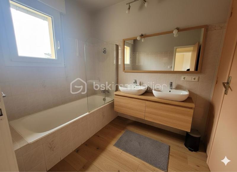 Maison traditionnelle - 97 m² - 6 pièces