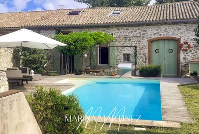 Maison - 231 m² - 7 pièces