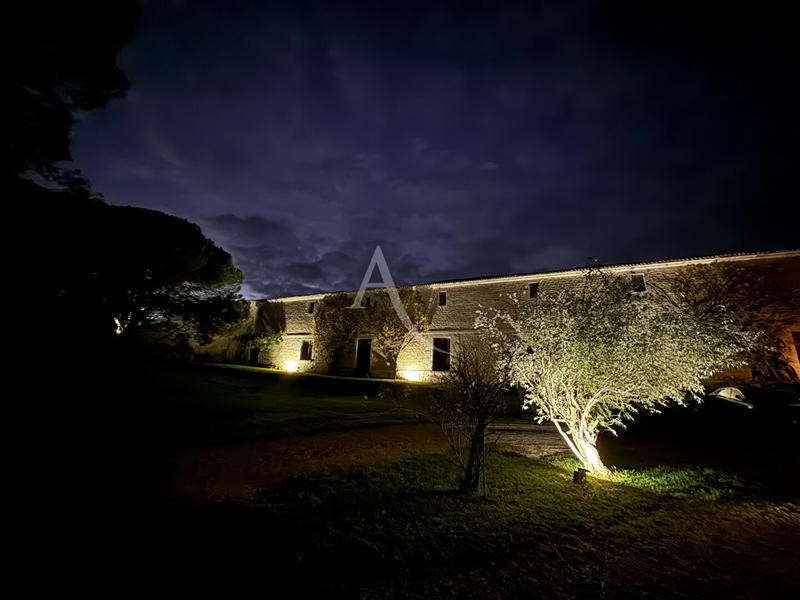 Demeure - 270 m² - 8 pièces