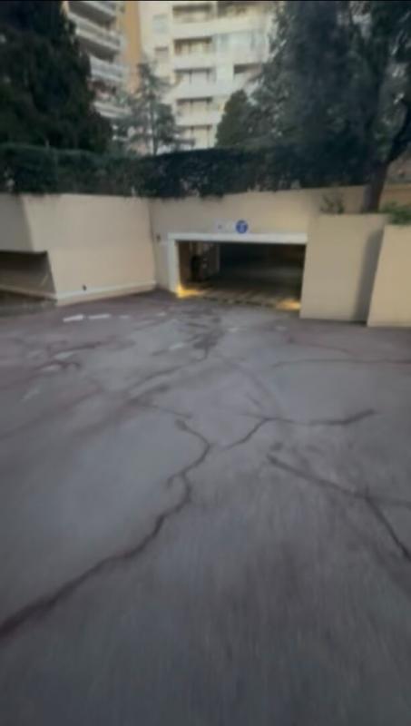 Parking / Garage - 14 m²