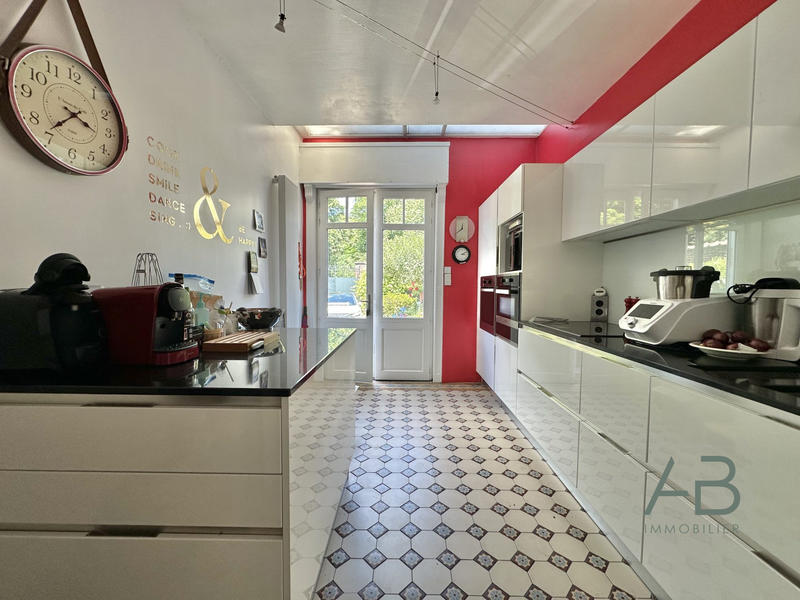 Maison ancienne - 289 m² - 10 pièces