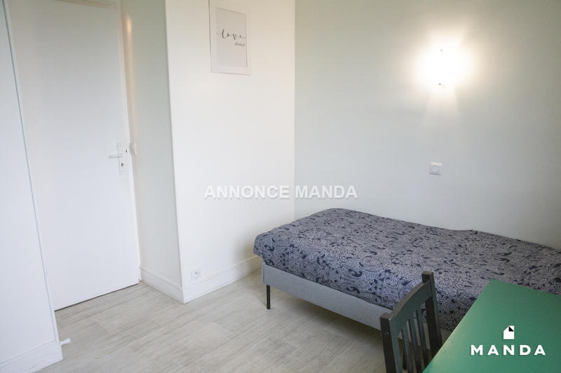 Chambre - 9 m² - 4 pièces