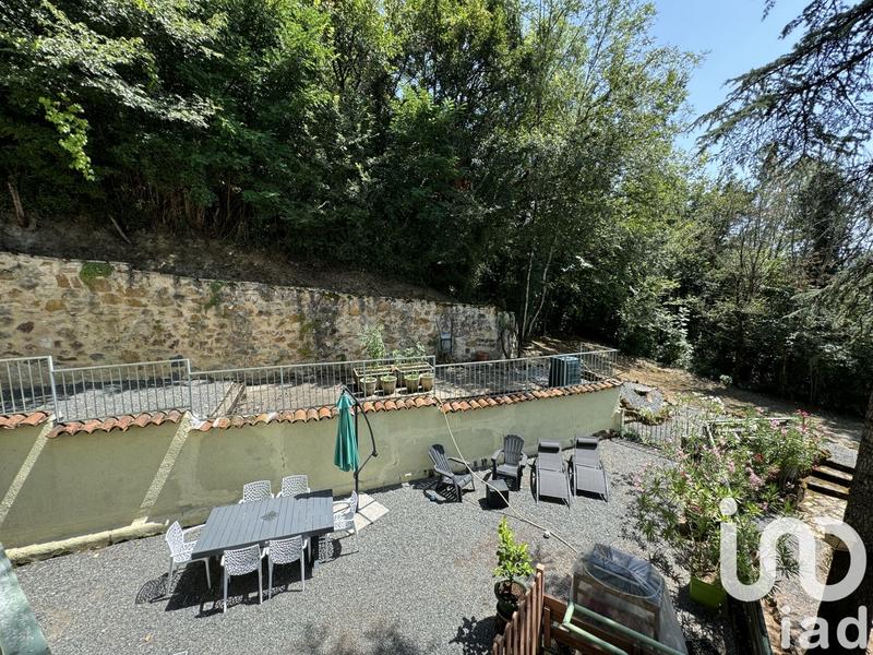 Maison - 182 m² - 7 pièces