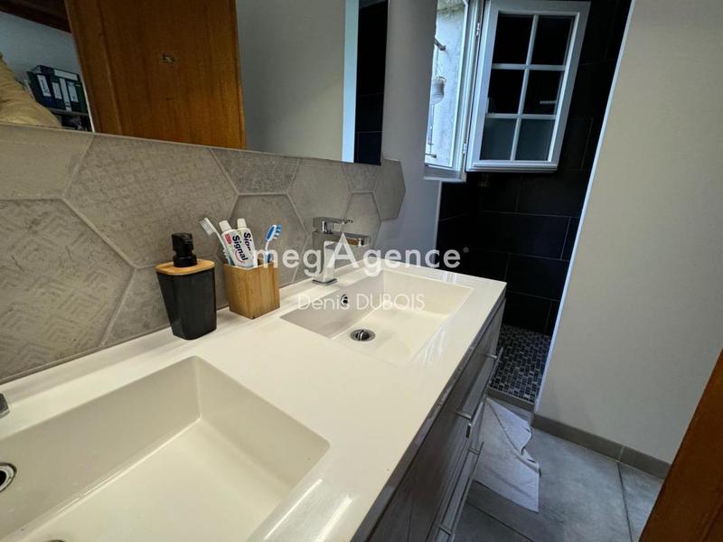 Maison - 200 m² - 8 pièces