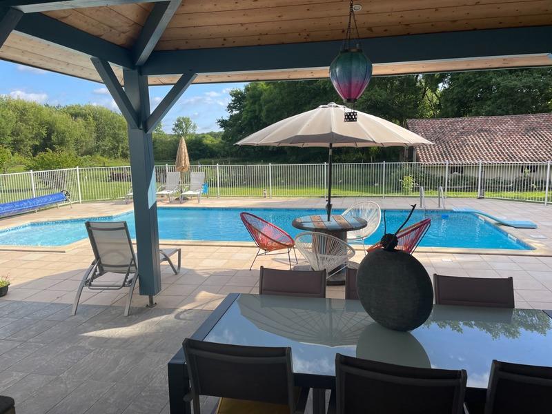 Maison - 210 m² - 7 pièces