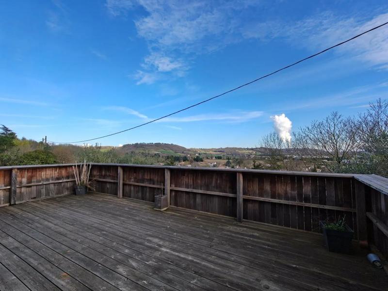 Maison - 95 m² - 5 pièces