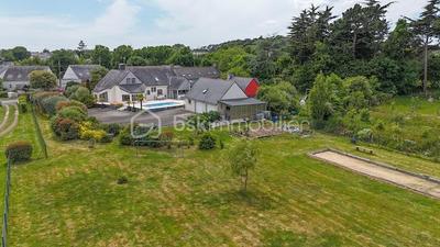 Maison - 200 m² - 7 pièces