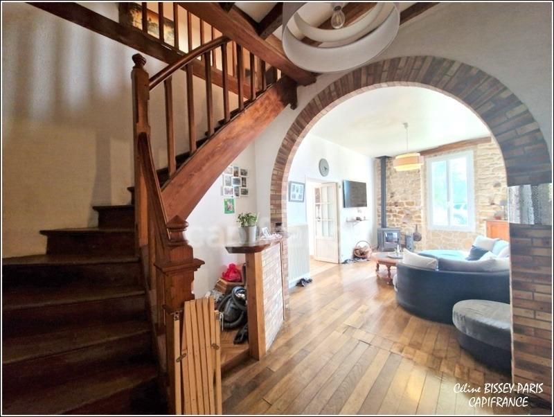 Maison - 208 m² - 7 pièces