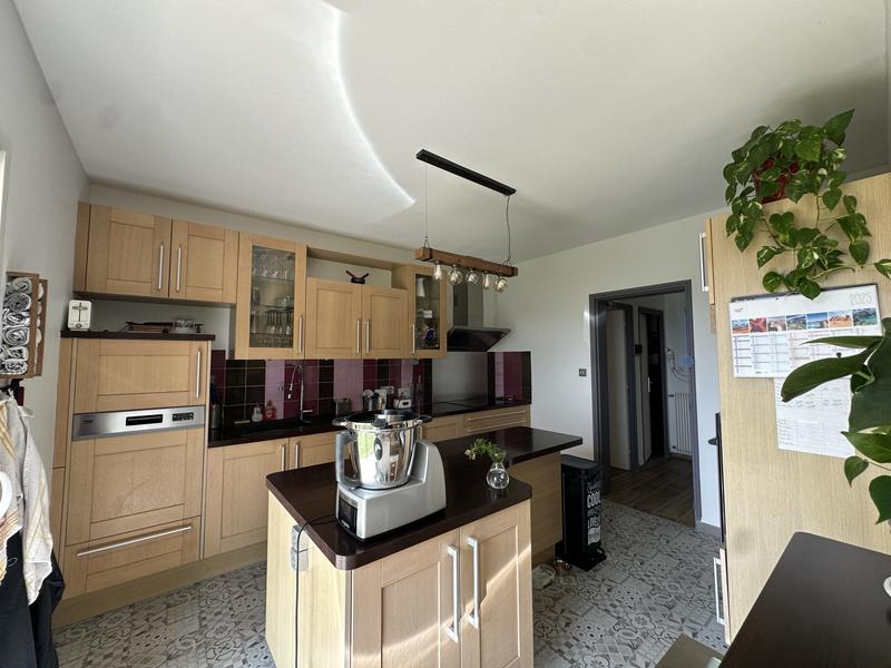 Maison - 227 m² - 7 pièces