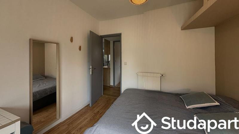 Chambre - 67 m² - 1 pièce