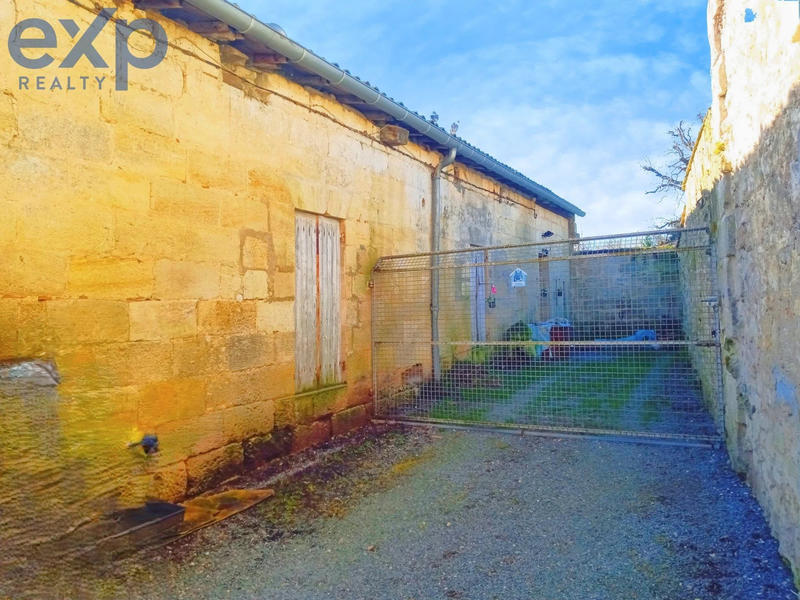 Maison traditionnelle - 215 m² - 6 pièces