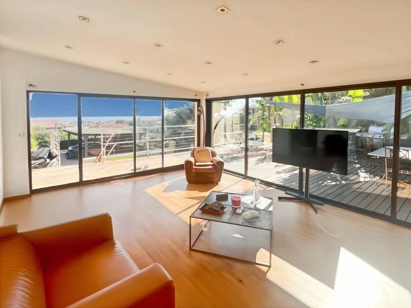 Villa - 250 m² - 10 pièces