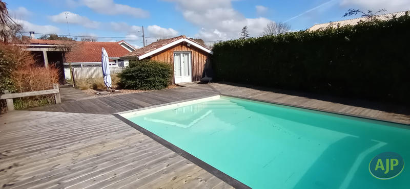 Maison - 90 m² - 6 pièces