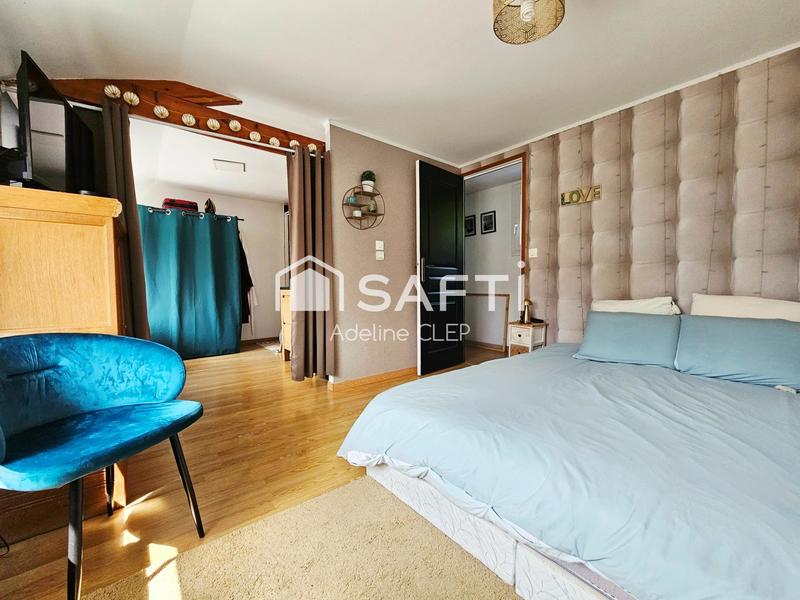 Maison - 215 m² - 9 pièces