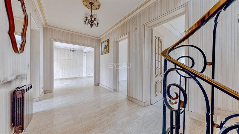 Appartement - 195 m² - 7 pièces