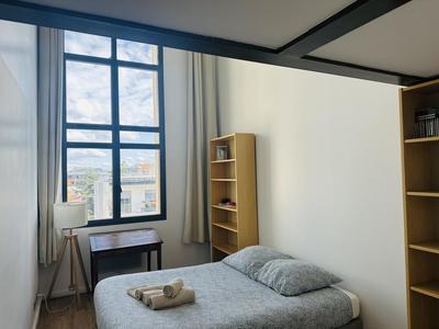 Loft - 90 m² - 3 pièces