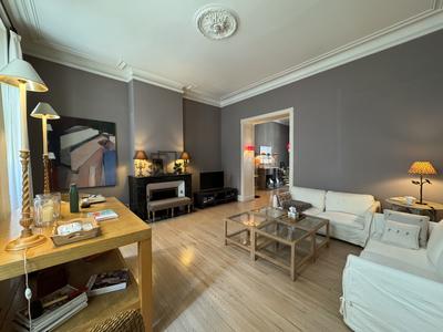 Maison - 225 m² - 7 pièces