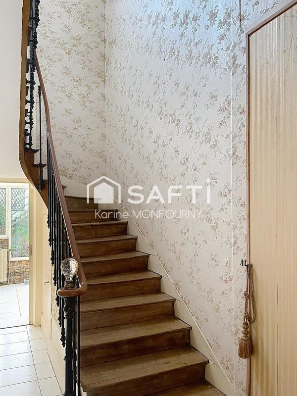 Maison - 217 m² - 9 pièces