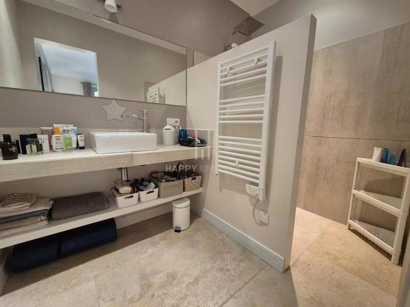 Maison - 195 m² - 6 pièces