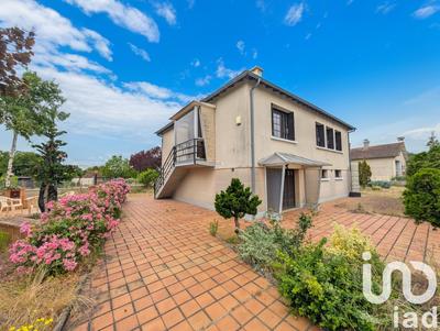 Maison - 99 m² - 5 pièces