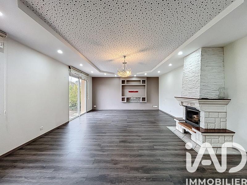 Maison - 204 m² - 7 pièces