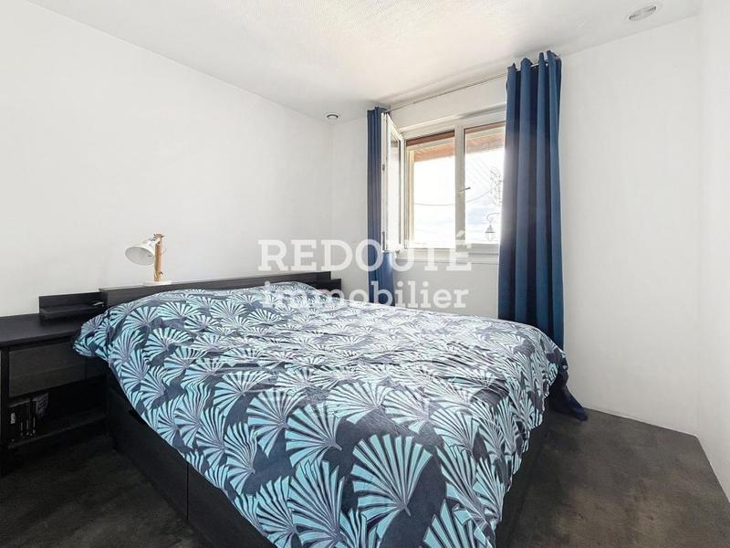 Maison - 220 m² - 6 pièces