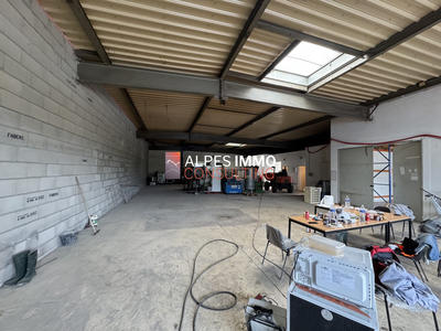 Fonds de commerce - Local commercial - 407 m²