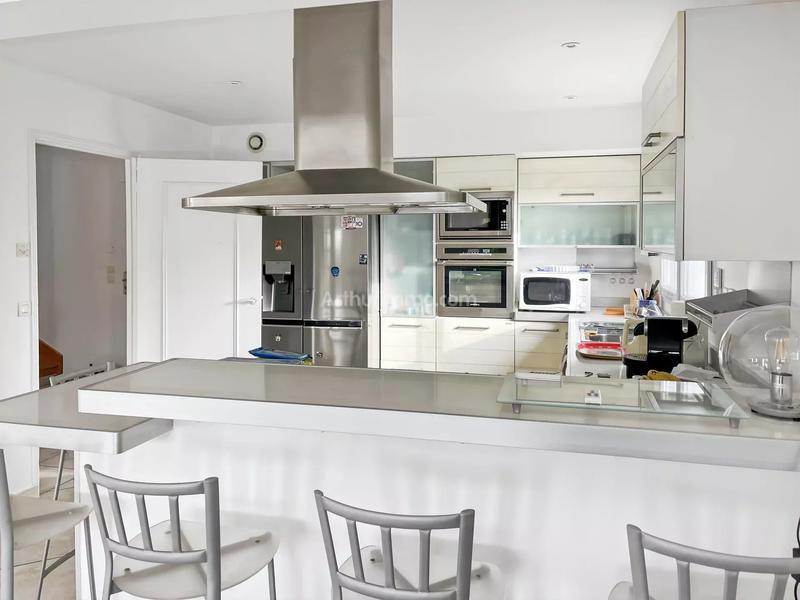 Maison - 183 m² - 7 pièces