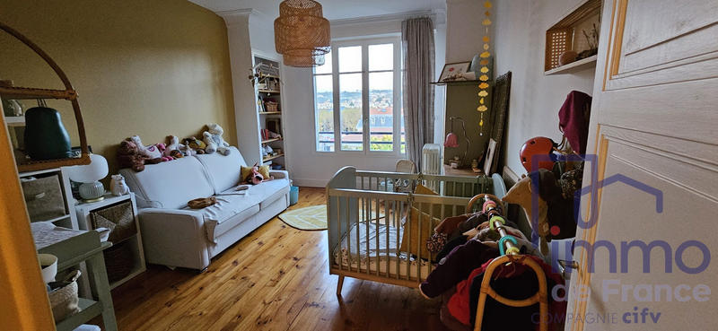 Appartement - 93 m² - 4 pièces