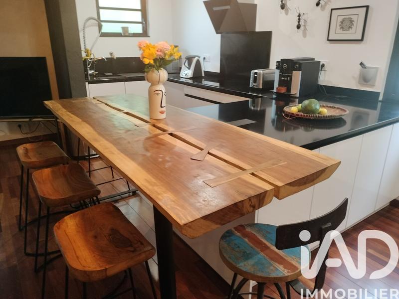 Maison - 237 m² - 8 pièces