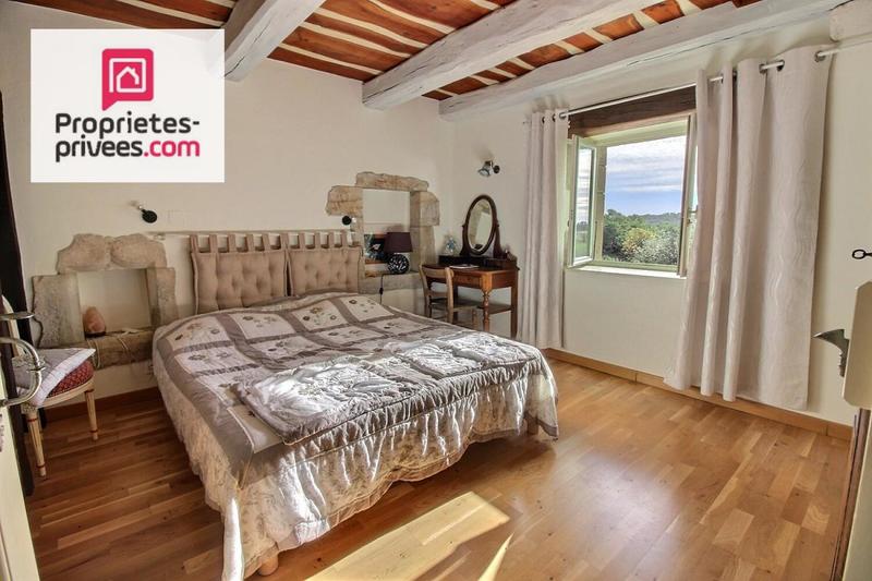 Maison - 755 m² - 13 pièces