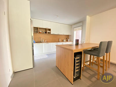 Appartement - 82 m² - 4 pièces