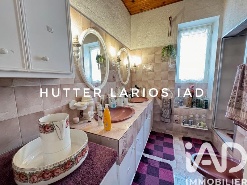 Maison - 220 m² - 8 pièces