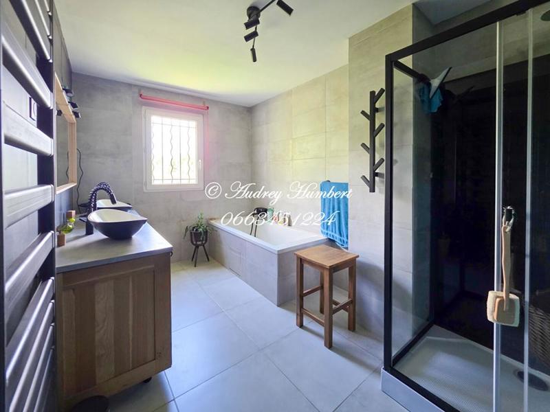 Maison - 156 m² - 8 pièces