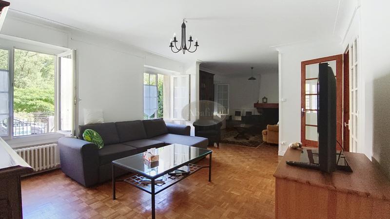 Maison - 170 m² - 9 pièces