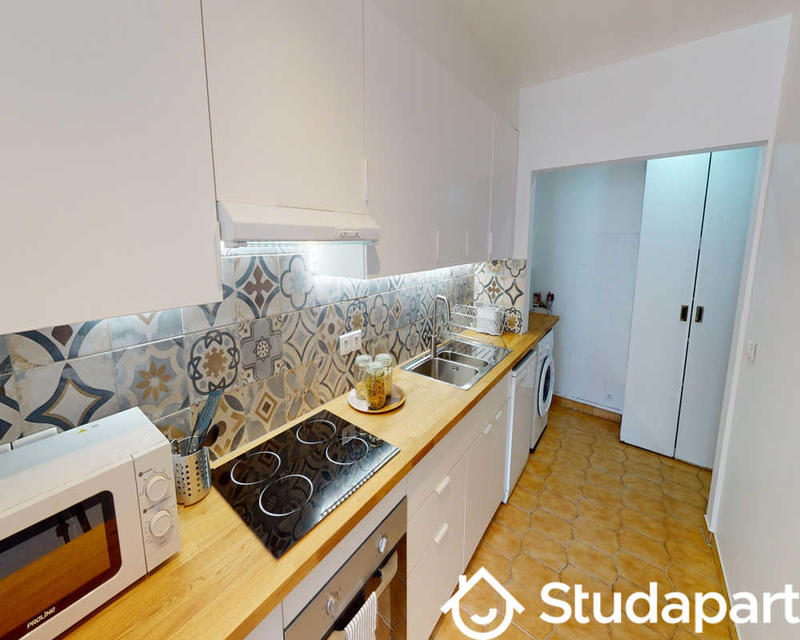 Chambre - 80 m² - 1 pièce