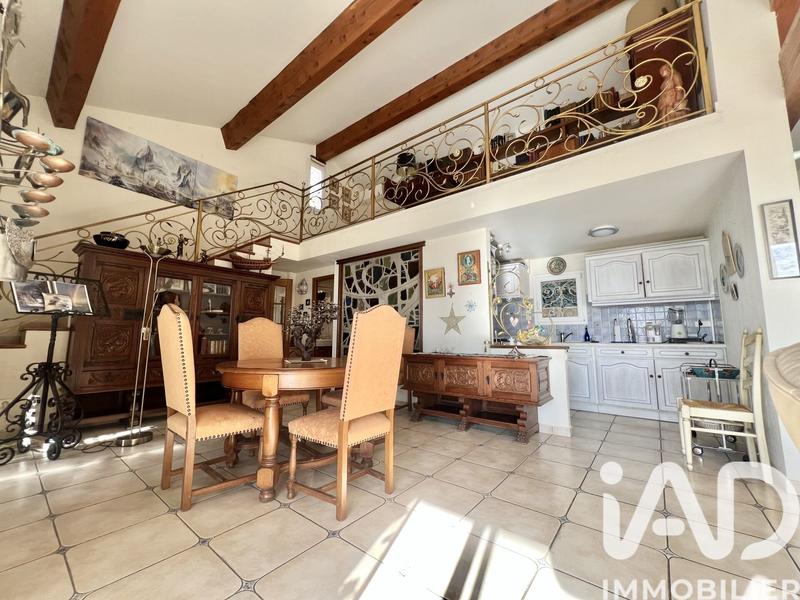 Maison - 260 m² - 7 pièces