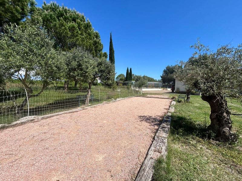 Maison - 300 m² - 9 pièces