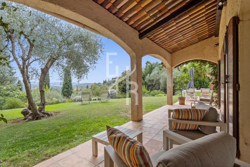 Villa - 205 m² - 5 pièces