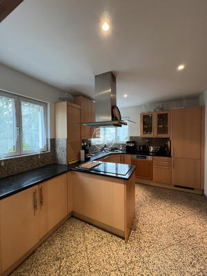 Maison - 349 m² - 12 pièces