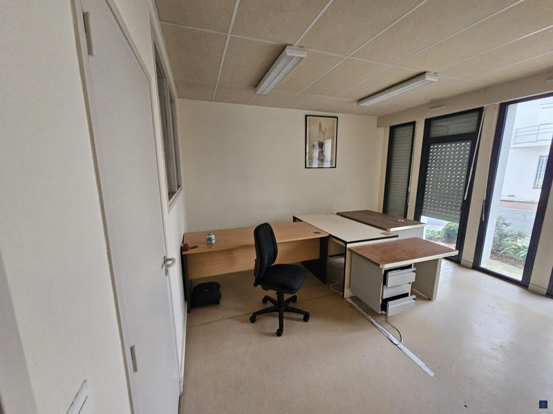 Local commercial - 138 m² - 10 pièces