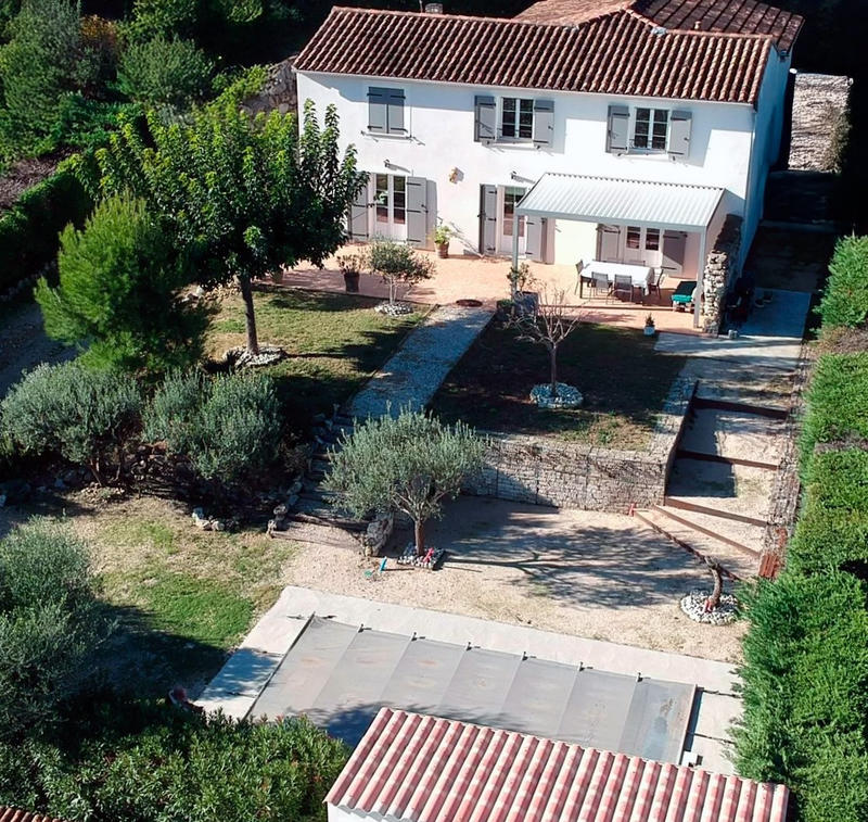 Maison - 184 m² - 8 pièces