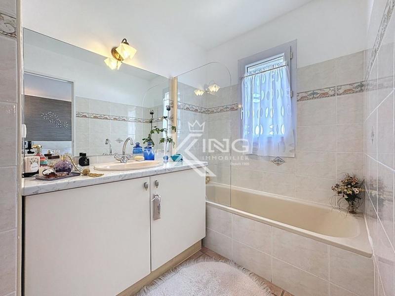 Appartement - 97 m² - 4 pièces