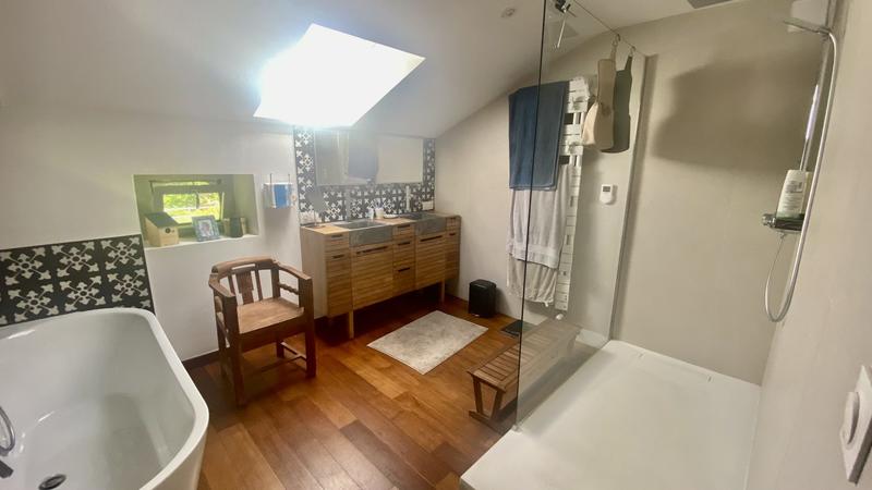 Maison - 350 m² - 7 pièces