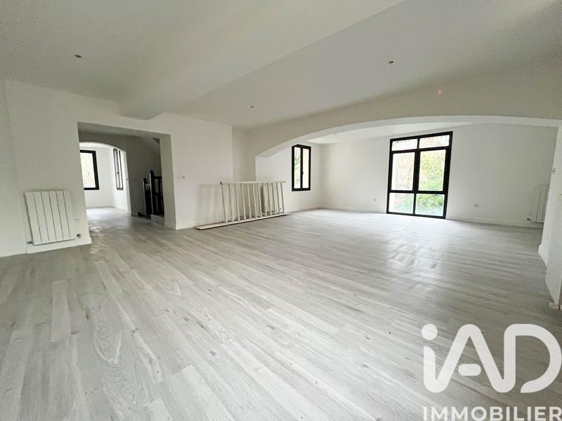 Maison - 202 m² - 6 pièces