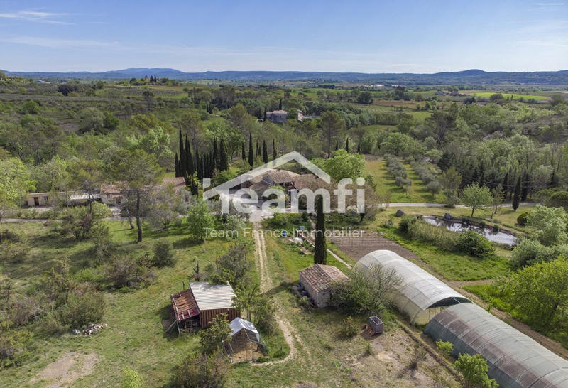 Mas - 256 m² - 10 pièces