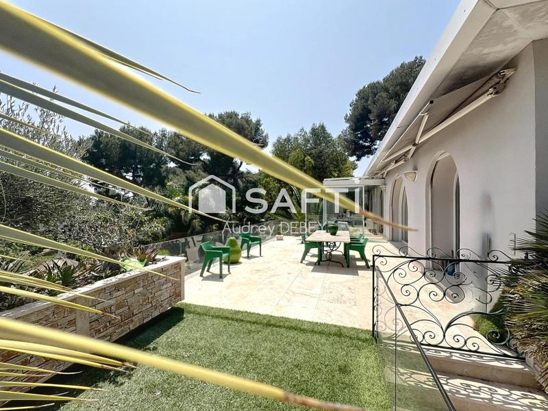 Villa - 398 m² - 8 pièces