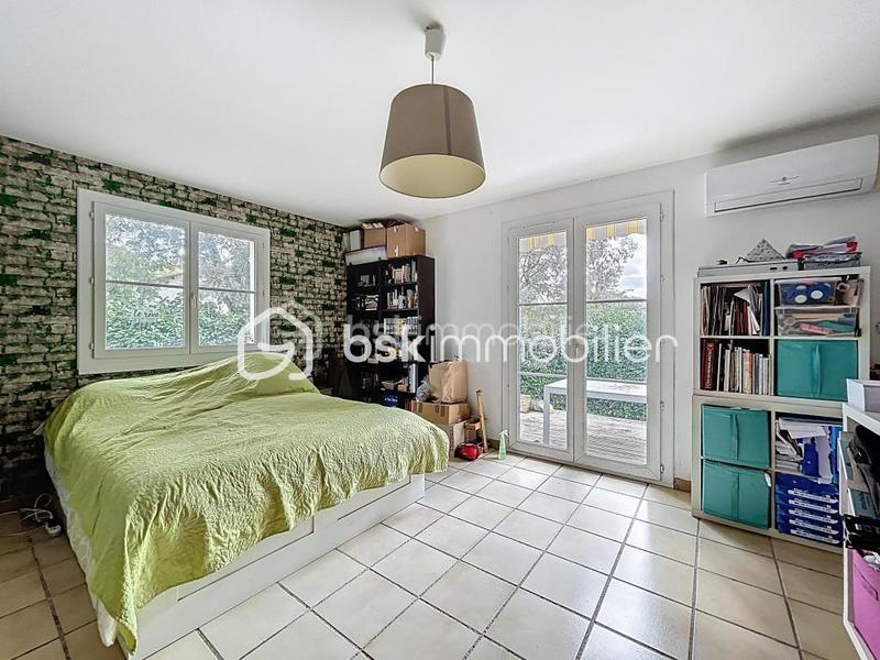 Maison - 230 m² - 9 pièces