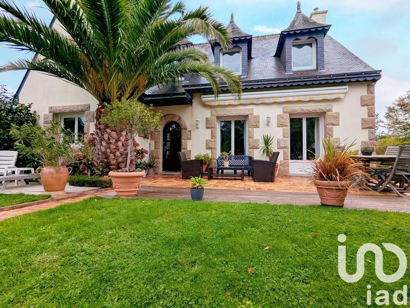 Maison - 174 m² - 8 pièces