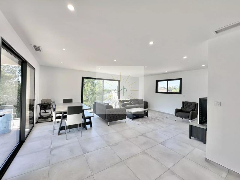 Maison - 117 m² - 4 pièces